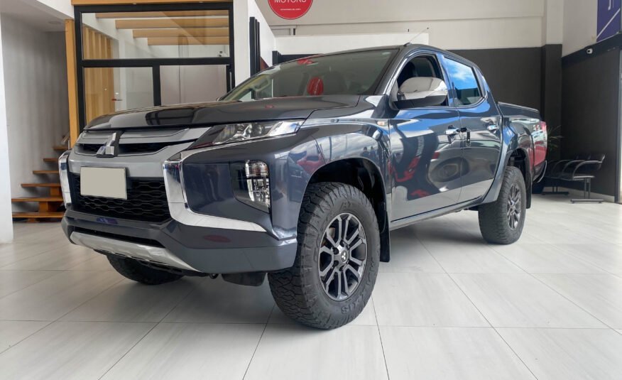 MITSUBISHI L200 GLX AC 2.4 CD 4X4 TM 2022