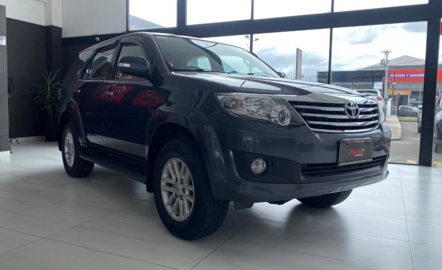 TOYOTA FORTUNER AC 2.7 5P 4X4 TM 2014